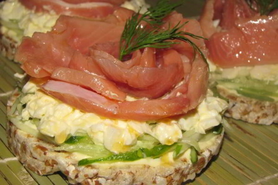 Рецепт бутерброды с огурцом и горбушей