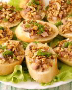 Бутерброды с сельдью и орехами