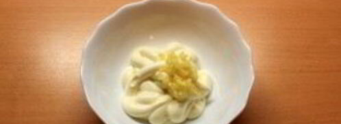 бутерброды со шпротами в духовке. Шаг 2