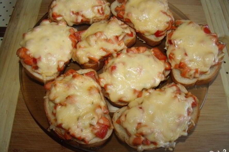 Рецепт горячие бутерброды с сосисками