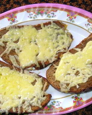 Горячие бутерброды с сыром в духовке