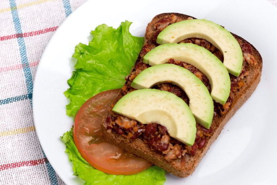 Рецепт сытный бутерброд с авокадо