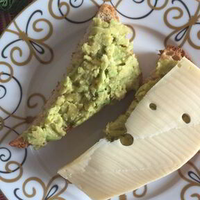 Закуска из авокадо