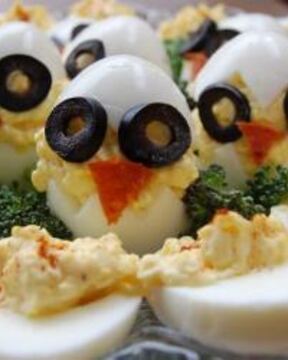 Фаршированные яйца Цыплята