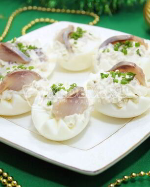 Яйца фаршированные сельдью