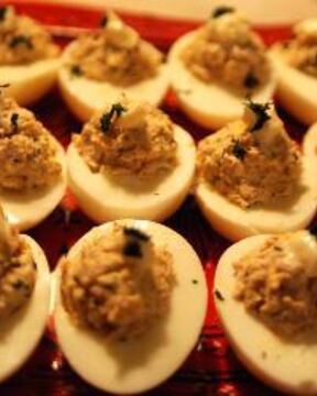 Яйца фаршированные тунцом