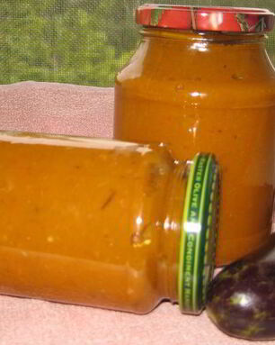 Баклажанная икра из запеченных баклажан и перцев