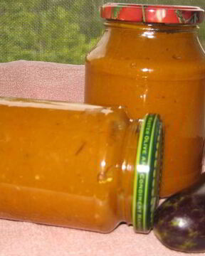 Баклажанная икра из запеченных баклажан и перцев