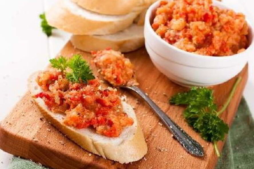 Рецепт баклажанная икра с помидорами и луком