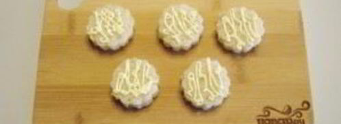 канапе обезьянки на шпажках. Шаг 6