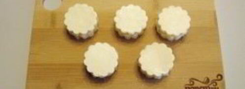 канапе обезьянки на шпажках. Шаг 7