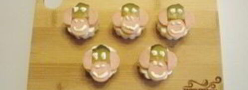 канапе обезьянки на шпажках. Шаг 9