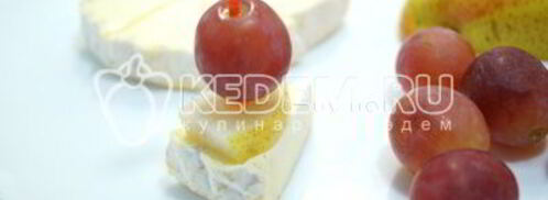канапе с сыром и виноградом. Шаг 3