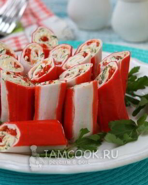 Крабовые палочки, фаршированные красной икрой