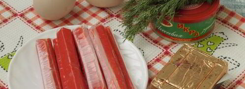 крабовые палочки, фаршированные красной икрой. Шаг 2