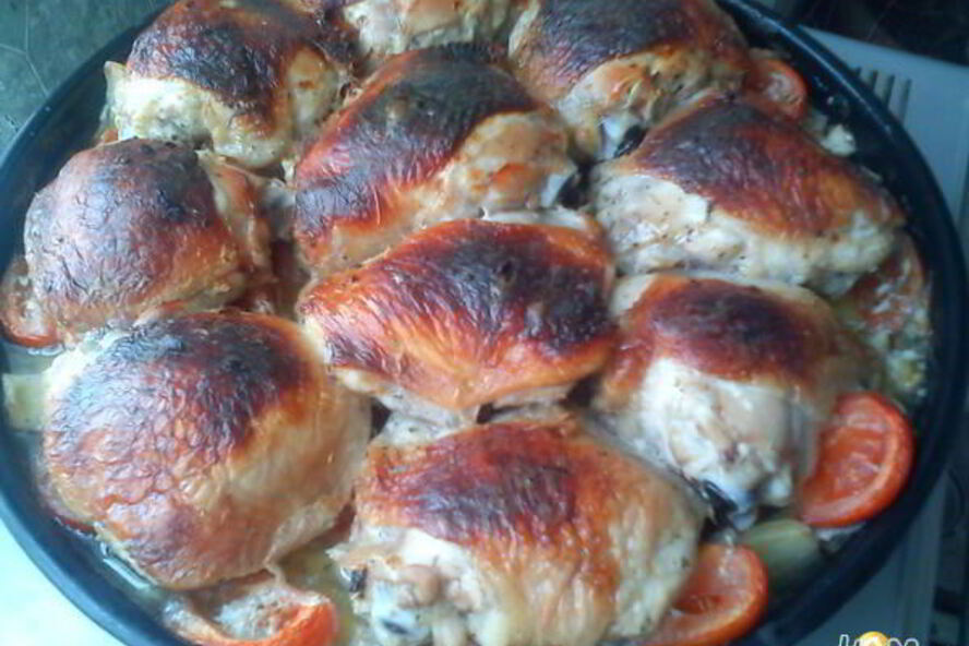 Рецепт куриные бедра маринованные в кефире, с картошкой