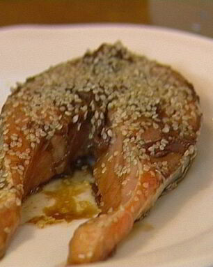 Маринованная семга с кунжутом