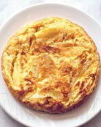 Банановый омлет с хлебом и сыром