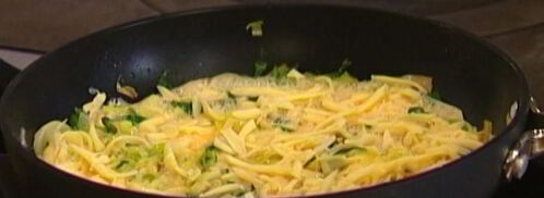 фриттата с луком-пореем, сыром и травами. Шаг 8