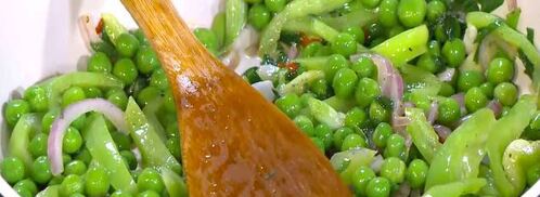 фриттата со сладким перцем, зеленым горошком и фетой. Шаг 8