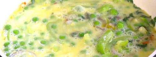 фриттата со сладким перцем, зеленым горошком и фетой. Шаг 9