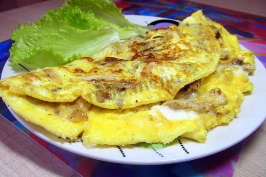 Рецепт омлет с курицей и сыром