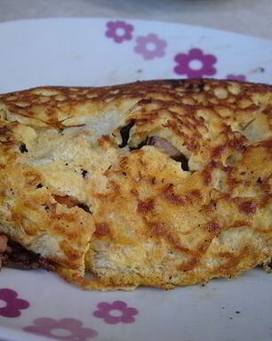 Омлет с лососем