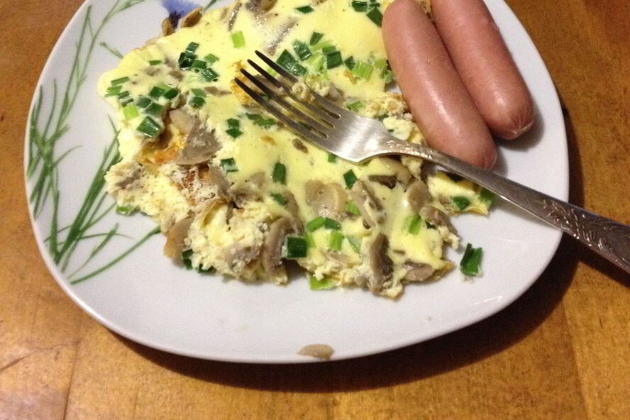 Рецепт омлет с шампиньонами и зеленым луком