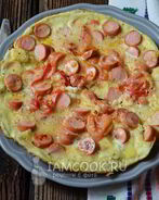 Омлет с сосисками и помидорами