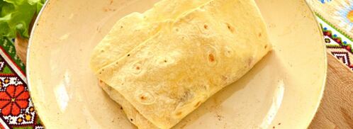 омлет с жареной картошкой в лаваше. Шаг 2