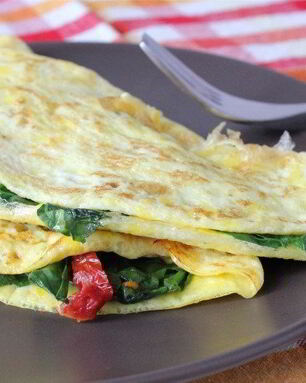 Омлет со шпинатом и сыром