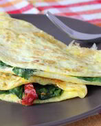 Омлет со шпинатом и сыром