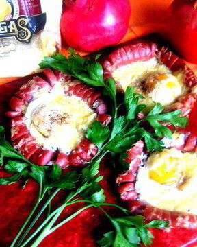 Омлетный цветочек под сыром Джюгас