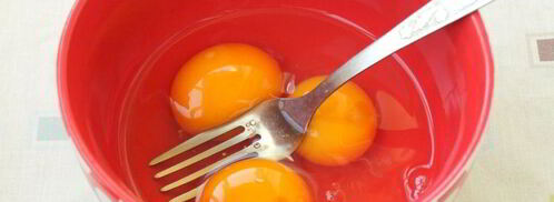 сырный омлет с цветной капустой, колбасой и перцем. Шаг 3