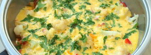 сырный омлет с цветной капустой, колбасой и перцем. Шаг 5