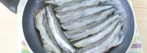 жареная мойва в омлете. Шаг 5