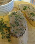 Французский паштет с куриной печенкой и шампанским