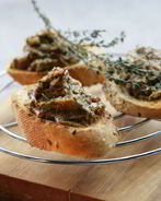 Овощной паштет из баклажанов, щавеля и помидоров