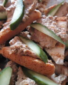 Паштет из куриной печени с фисташками