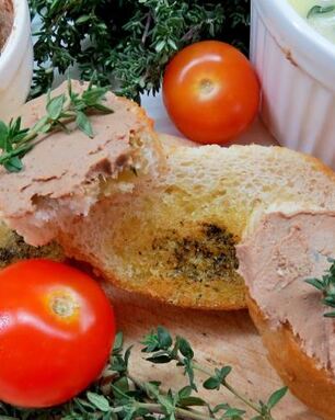 Паштет из куриный печени с тимьяном