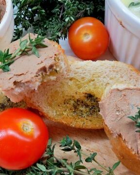 Паштет из куриный печени с тимьяном