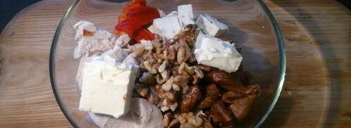 паштет из курицы с голубым сыром, инжиром и орехами. Шаг 3
