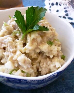 Паштет из вареных яиц и соленых груздей