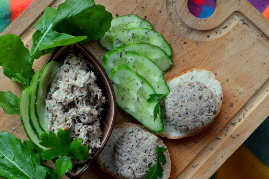 Рецепт паштет из запеченного хека с грецкими орехами