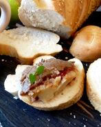 Печеночный паштет с орехами кешью и мармеладом из перца