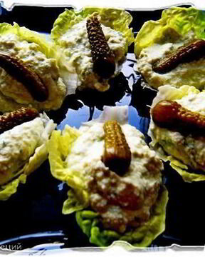 Яичный паштет с корнишонами