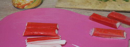 блинные роллы с крабовыми палочками и кукурузой. Шаг 6