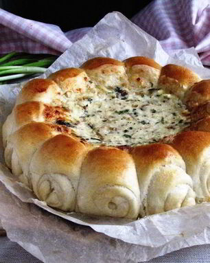 Булочки-роллы с грибным дип-соусом