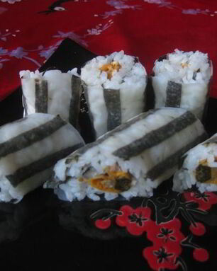 Полосатые роллы с мидиями