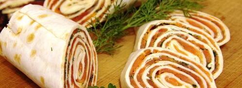 пшеничный ролл с форелью и зеленью. Шаг 10